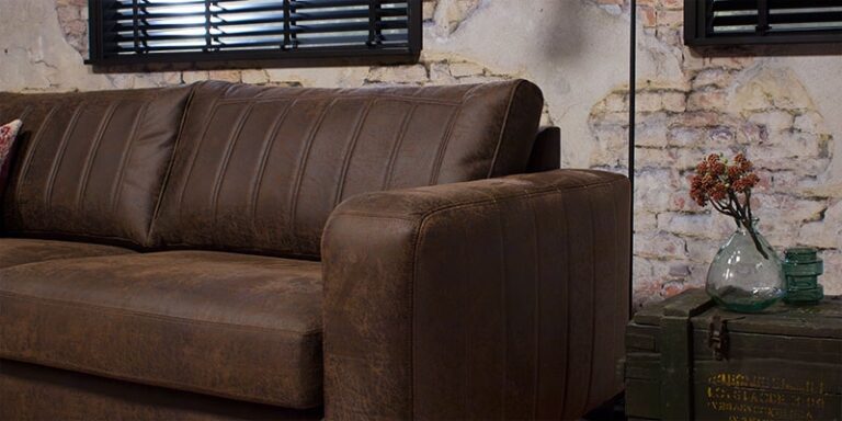 UrbanSofa-Ryan-Armleuning-Gallardo-Leder-Dark-Brown-Detail-liggend