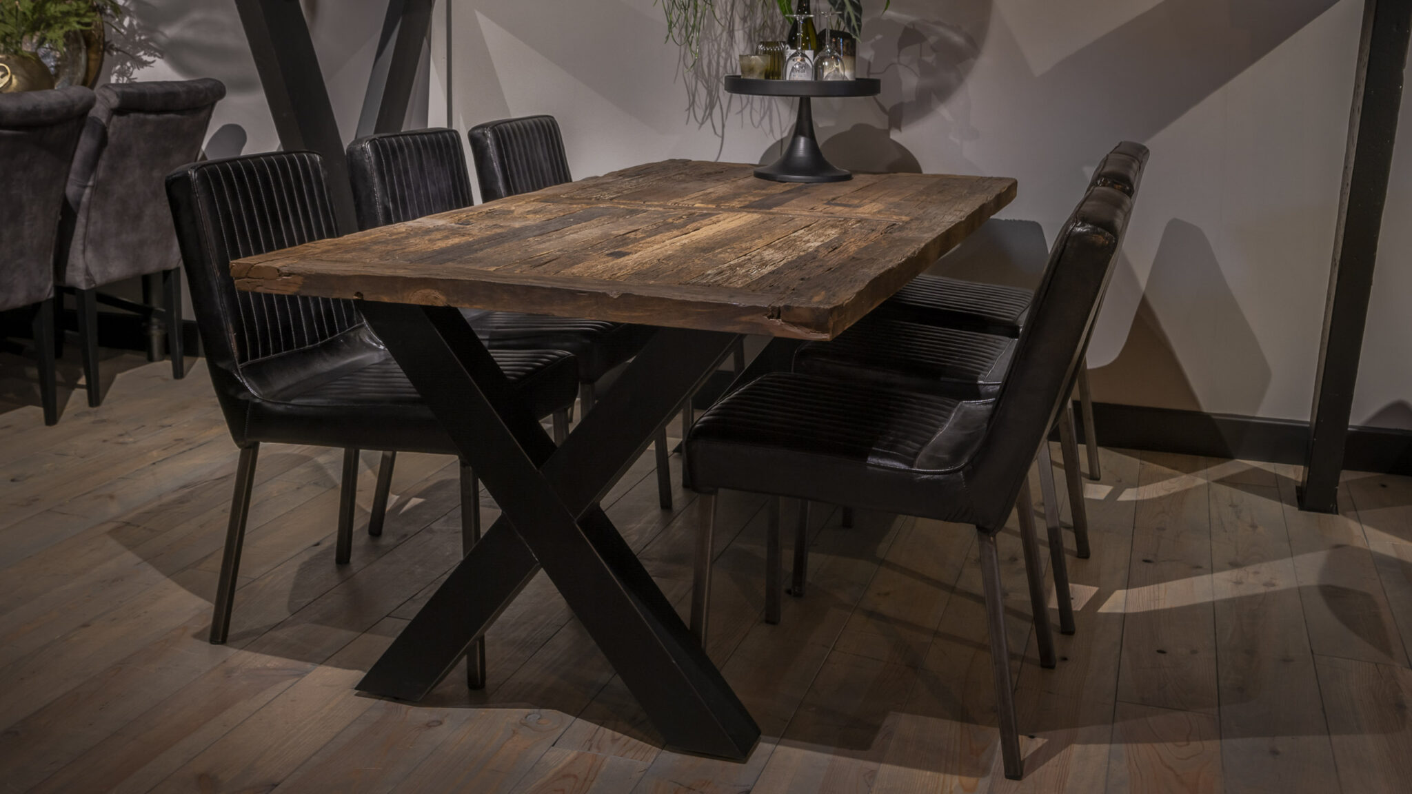 UrbanSofa Burlington Eettafel Bryan Eetkamerstoel Zwart Website