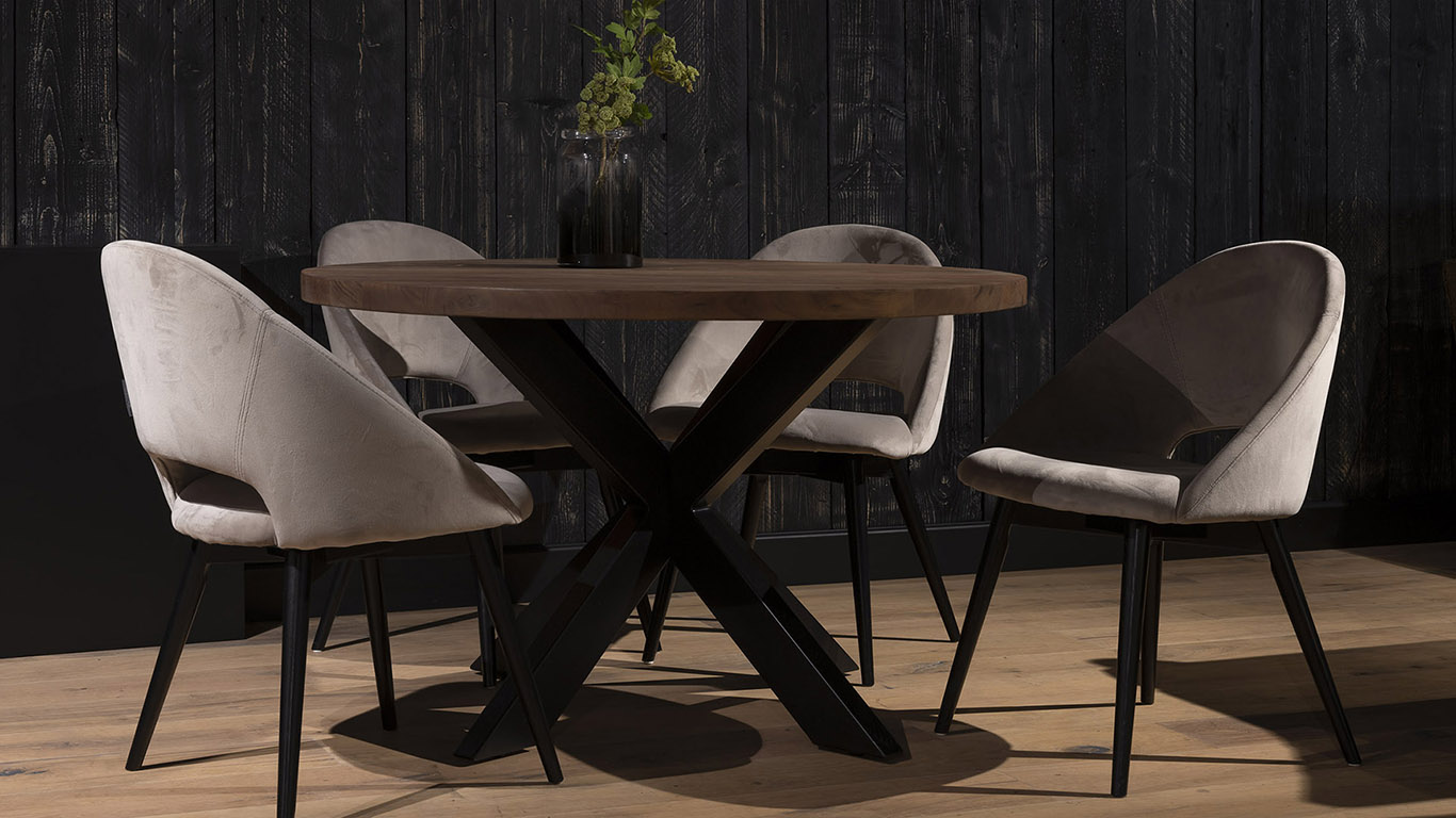 UrbanSofa Napoli Eetkamerstoel Napels Light Grey Robin Eettafel Spinpoot Zwart Website