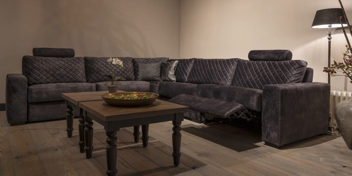 UrbanSofa-Auxerre-Brooklyn-Hoekbank-Arm-L-Vienna-Antracite-TV-Modus-Rochdale-Salontafel-Liggend UrbanSofa-Auxerre-Brooklyn-Hoekbank-Arm-L-Vienna-Antracite-TV-Modus-Rochdale-Salontafel-Liggend