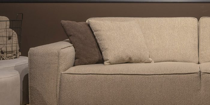 UrbanSofa-Colin-Sofa-Boucle-Sand-Vierkant UrbanSofa Colin Hoekbank Denver Clay Owen Salontafel Vierkant