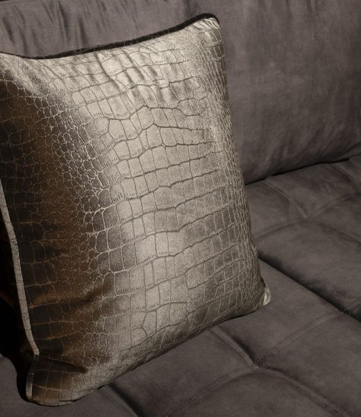 UrbanSofa-Decokussen-Bergamo-Croco-Taupe-Vierkant UrbanSofa-Decokussen-Bergamo-Croco-Taupe-Vierkant