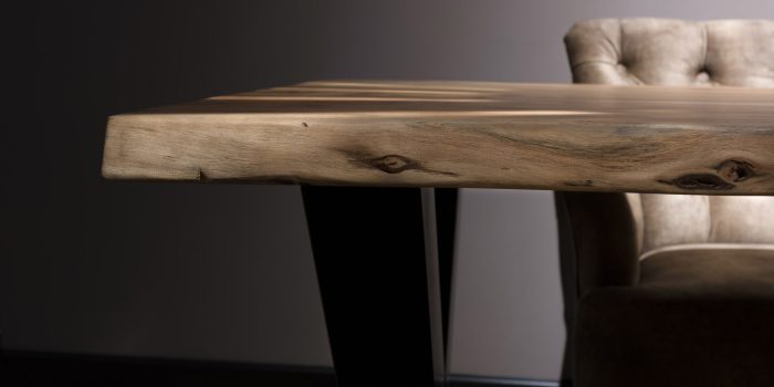 UrbanSofa-Live-Edge-Boomstamtafel-Detail-Blad-Liggend UrbanSofa-Live-Edge-Boomstamtafel-Detail-Blad-Liggend
