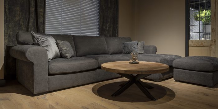 UrbanSofa-Merlin-Casia-Loungebank-Dursey-Stone-Robin-Salontafel-Spinpoot-Zwart-2-Liggend UrbanSofa-Merlin-Casia-Loungebank-Dursey-Stone-Robin-Salontafel-Spinpoot-Zwart-2-Liggend