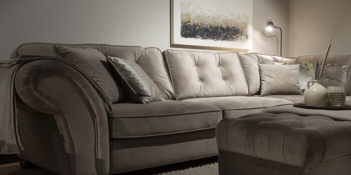 UrbanSofa-Montreal-Presto-Hoekbank-Napels-Taupe-Shantra-Wool-Cables-Vloerkleed-Vierkant UrbanSofa-Montreal-Presto-Hoekbank-Napels-Taupe-Shantra-Wool-Cables-Vloerkleed-Vierkant