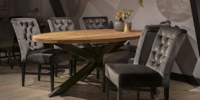UrbanSofa-Sheffield-Eetkamerstoel-Catania-Graphite-Romy-Eettafel-Liggend (1) UrbanSofa-Sheffield-Eetkamerstoel-Catania-Graphite-Romy-Eettafel-Liggend (1)