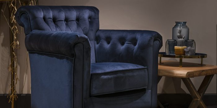 UrbanSofa-Venetia-Fauteuil-Napels-Dark-Blue-Live-Edge-Hoektafel-X-Poot-Small-Pure-Steel-Vierkant UrbanSofa-Venetia-Fauteuil-Napels-Dark-Blue-Live-Edge-Hoektafel-X-Poot-Small-Pure-Steel-Vierkant